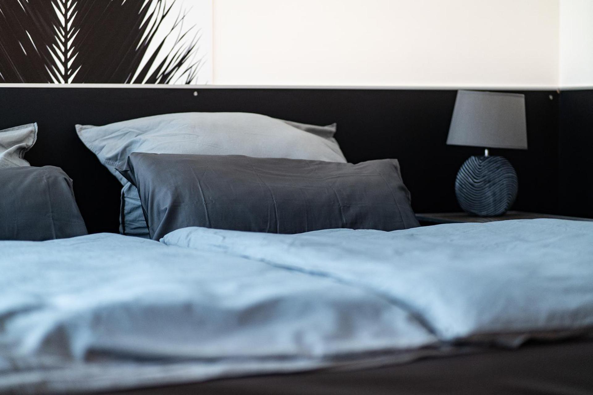 Blauer Stein Apartments Wh4 พุลไฮม์ ภายนอก รูปภาพ